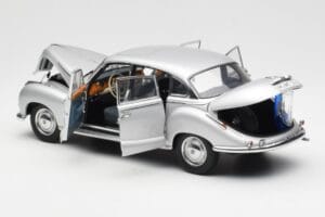 BMW 502 2.6 Luxus Super Сребрист AUTOart 1:18 70593 Метал — снимка 5 от 8