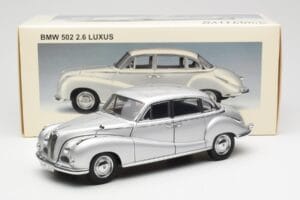 BMW 502 2.6 Luxus Super Сребрист AUTOart 1:18 70593 Метал — снимка 8 от 8