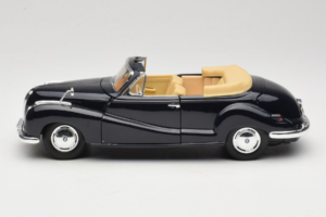 BMW 502 Кабриолет Черен Maisto 1:18 31817 Метал — снимка 4 от 8