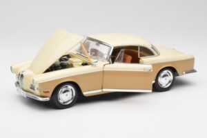 BMW 503 Бежов Revell 1:18 8832 Метал — снимка 2 от 8