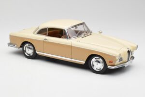 BMW 503 Бежов Revell 1:18 8832 Метал — снимка 6 от 8
