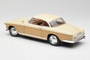BMW 503 Бежов Revell 1:18 8832 Метал — снимка 7 от 8