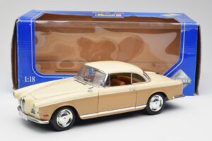 BMW 503 Бежов Revell 1:18 8832 Метал — снимка 8 от 8