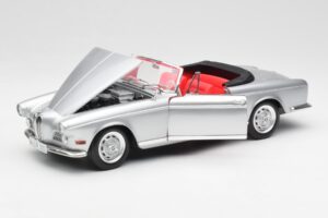 BMW 503 Сребрист Revell 1:18 18787 Метал — снимка 2 от 8