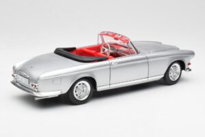 BMW 503 Сребрист Revell 1:18 18787 Метал — снимка 3 от 8