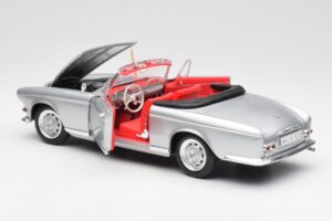 BMW 503 Сребрист Revell 1:18 18787 Метал — снимка 5 от 8