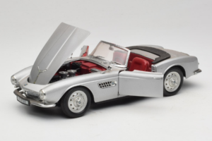 BMW 507 Кабриолет Сребрен Revell 1:18 8829 Метал — снимка 2 от 8