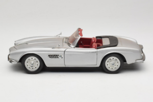 BMW 507 Кабриолет Сребрен Revell 1:18 8829 Метал — снимка 4 от 8