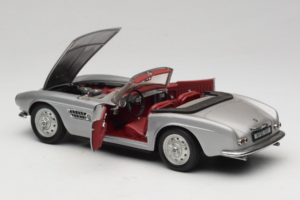 BMW 507 Кабриолет Сребрен Revell 1:18 8829 Метал — снимка 5 от 8
