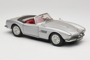 BMW 507 Кабриолет Сребрен Revell 1:18 8829 Метал — снимка 6 от 8