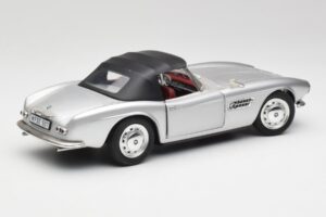 BMW 507 Сребрист Revell 1:18 9034 Метал — снимка 3 от 8