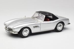 BMW 507 Сребрист Revell 1:18 9034 Метал