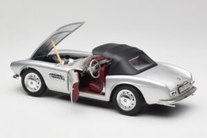 BMW 507 Сребрист Revell 1:18 9034 Метал — снимка 5 от 8