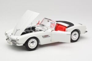 BMW 507 Touring Sport Feather White Revell 1:18 8810 Метал — снимка 2 от 8