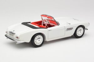 BMW 507 Touring Sport Feather White Revell 1:18 8810 Метал — снимка 3 от 8