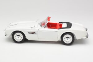 BMW 507 Touring Sport Feather White Revell 1:18 8810 Метал — снимка 4 от 8