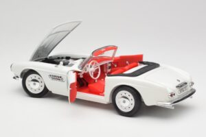 BMW 507 Touring Sport Feather White Revell 1:18 8810 Метал — снимка 5 от 8