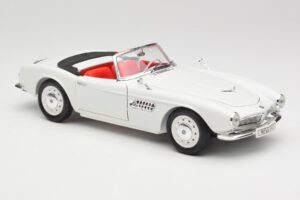 BMW 507 Touring Sport Feather White Revell 1:18 8810 Метал — снимка 6 от 8