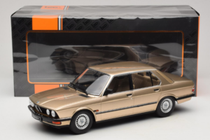 BMW 520i E28 Gold Metallic IXO 1:18 18CMC184 Метал — снимка 6 от 6