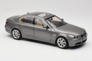 BMW 530i E60 Grey Metallic Revell 1:18 08841 Метал — снимка 6 от 8
