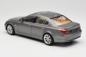 BMW 530i E60 Grey Metallic Revell 1:18 08841 Метал — снимка 7 от 8