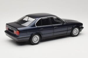 BMW 535i E34 Blue Metallic Minichamps 1:18 100024004 Метал — снимка 3 от 8