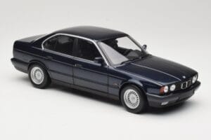 BMW 535i E34 Blue Metallic Minichamps 1:18 100024004 Метал — снимка 6 от 8