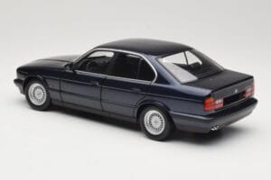 BMW 535i E34 Blue Metallic Minichamps 1:18 100024004 Метал — снимка 7 от 8