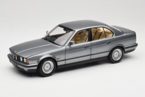 BMW 535i E34 Сив Metallic Minichamps 1:18 100024008 Метал