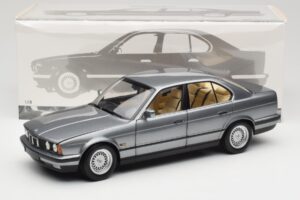 BMW 535i E34 Сив Metallic Minichamps 1:18 100024008 Метал — снимка 8 от 8
