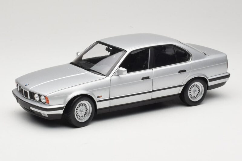 BMW 535i E34 Сребрист Minichamps 1:18 100024005 Метал