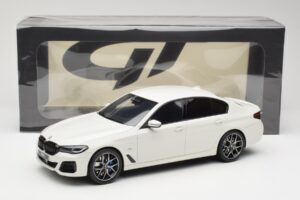 BMW 545e xDrive M-Sport G30 Бял GT Spirit 1:18 GT496 Смола — снимка 6 от 6