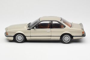 BMW 635 CSi E24 Bronzit Beige Metallic AUTOart 1:18 70523 Метал — снимка 4 от 8