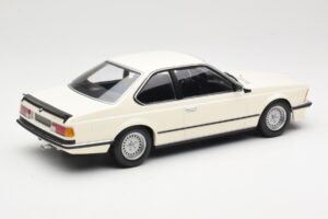 BMW 635 CSi E24 Бял Minichamps 1:18 155028102 Метал — снимка 2 от 6