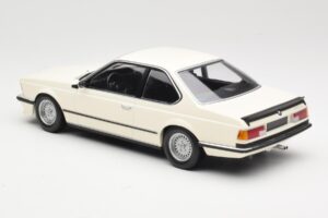 BMW 635 CSi E24 Бял Minichamps 1:18 155028102 Метал — снимка 5 от 6