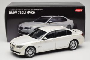 BMW 7 Series F02 760Li Brilliant White Kyosho 1:18 08783BRW Метал — снимка 8 от 8