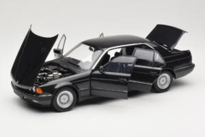 BMW 730i E32 Black Metallic Minichamps 1:18 100023002 Метал — снимка 2 от 8