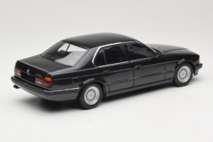 BMW 730i E32 Black Metallic Minichamps 1:18 100023002 Метал — снимка 3 от 8