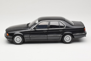 BMW 730i E32 Black Metallic Minichamps 1:18 100023002 Метал — снимка 4 от 8