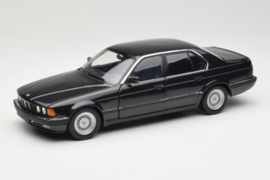 BMW 730i E32 Black Metallic Minichamps 1:18 100023002 Метал