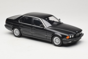 BMW 730i E32 Black Metallic Minichamps 1:18 100023002 Метал — снимка 6 от 8