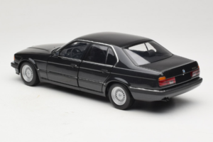 BMW 730i E32 Black Metallic Minichamps 1:18 100023002 Метал — снимка 7 от 8