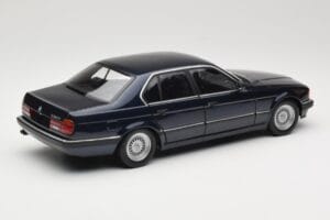 BMW 730i E32 Синьо Metallic Minichamps 1:18 100023006 Метал — снимка 3 от 8