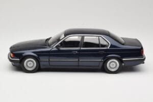 BMW 730i E32 Синьо Metallic Minichamps 1:18 100023006 Метал — снимка 4 от 8
