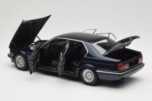 BMW 730i E32 Синьо Metallic Minichamps 1:18 100023006 Метал — снимка 5 от 8