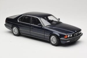 BMW 730i E32 Синьо Metallic Minichamps 1:18 100023006 Метал — снимка 6 от 8