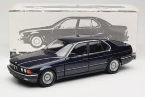 BMW 730i E32 Синьо Metallic Minichamps 1:18 100023006 Метал — снимка 8 от 8