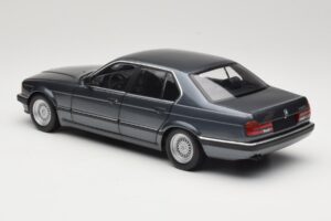 BMW 730i E32 Grey Metallic Minichamps 1:18 100023005 Метал — снимка 7 от 8