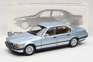 BMW 730i E32 Светлосиньо Metallic Minichamps 1:18 100023008 Метал — снимка 8 от 8