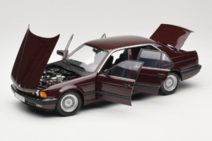 BMW 730i E32 Red Metallic Minichamps 1:18 100023001 Метал — снимка 2 от 8